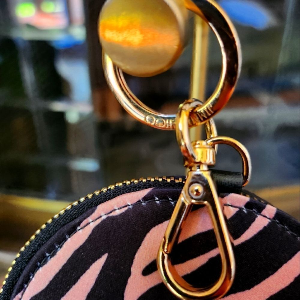 Jimmy Choo Round Coin Acessory for handbag - Picture 3 of 6
